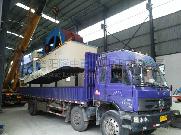 洗砂回收一體機正在進行裝車